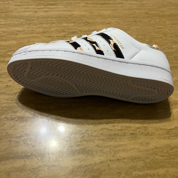 Adidas x Marimekko Superstars - Picture 6 of 8